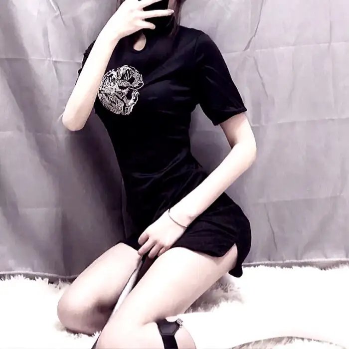 堂下何人